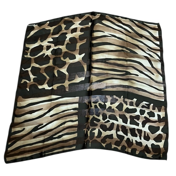 Elaine Gold Silk Scarf 35” x 35" Square Brown Animal Tiger Cheetah Print
S. - Picture 1 of 5